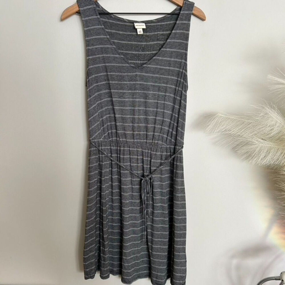 Women's Gray Striped V-Neck Drawstring Dress
